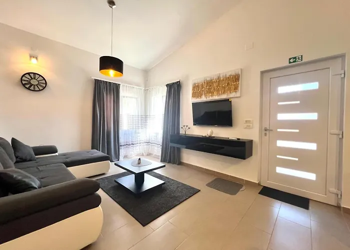 Azzurro Mare Apartment Pula