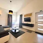 Azzurro Mare Апартаменти Пула