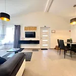 Апартаменти Azzurro Mare *