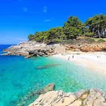 Апартаменти Azzurro Mare Пула
